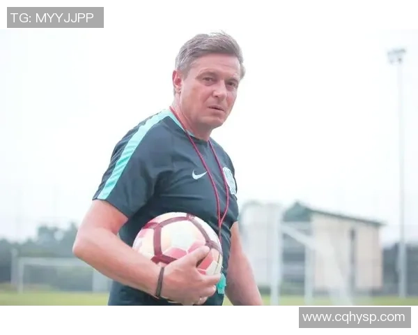 足球传奇现役球员的辉煌历程与未来展望解析